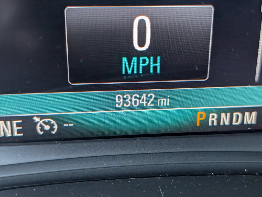 Used 2018 Buick Encore Essence FWD image 17