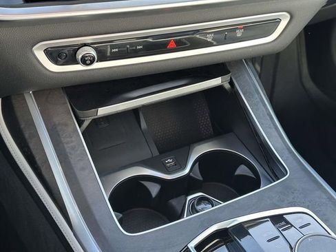 Certified 2025 BMW X7 xDrive40i w/ Premium Package image 37