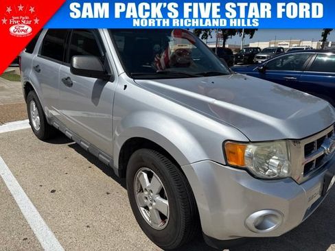 Used 2012 Ford Escape XLT FWD image 2