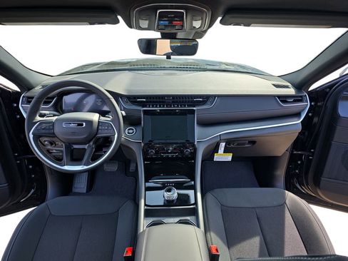 New 2026 Jeep Grand Cherokee Laredo X image 9