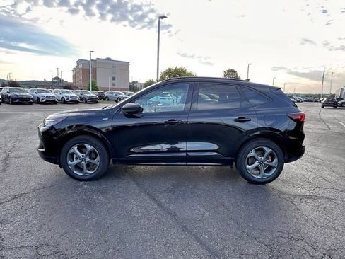 Used 2024 Ford Escape ST-Line w/ Tech Pack #1 AWD/4WD image 7