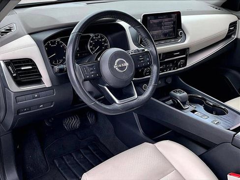 Used 2022 Nissan Rogue SV w/ SV Premium Package image 14