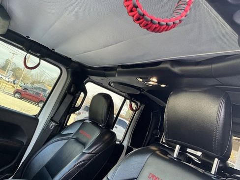 Used 2020 Jeep Gladiator Rubicon image 13