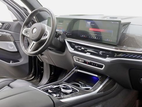 Used 2024 BMW X7 M60i w/ Executive Package image 40