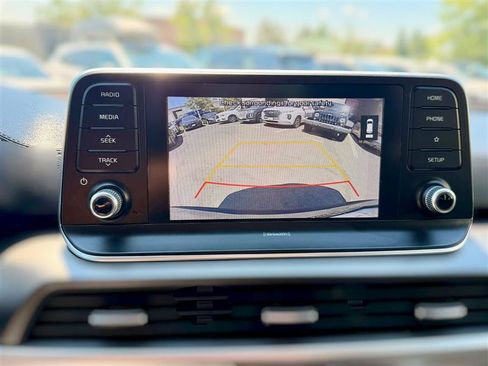 Used 2020 Kia Telluride LX FWD image 23