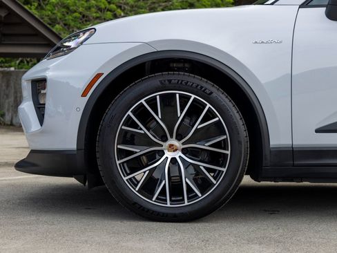 New 2025 Porsche Macan Electric RWD image 13