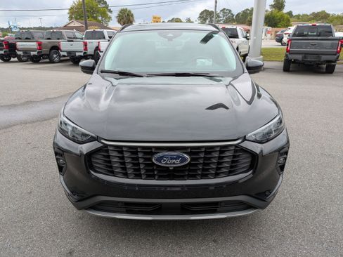 Used 2024 Ford Escape Platinum w/ Premium Technology Package FWD image 9