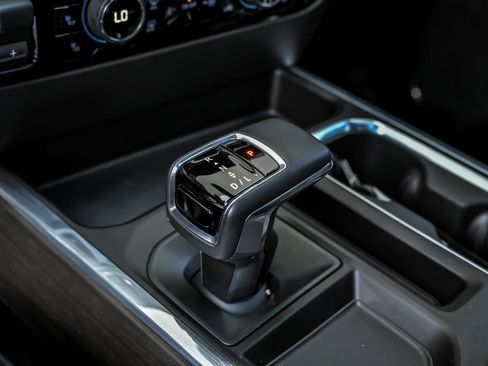 Used 2024 Chevrolet Silverado 1500 High Country w/ Technology Package AWD/4WD image 29