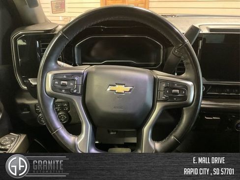 Used 2024 Chevrolet Silverado 2500 LTZ AWD/4WD image 17
