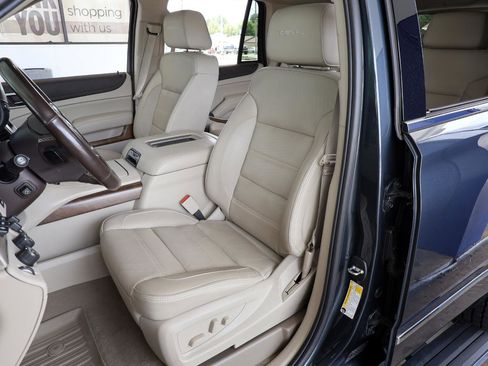 Used 2019 GMC Yukon Denali w/ Denali Ultimate Package AWD/4WD image 14