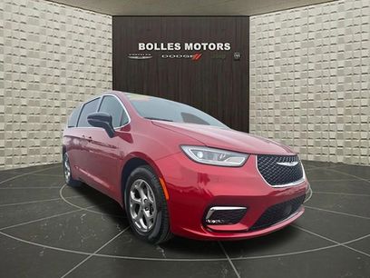 Certified 2024 Chrysler Pacifica Limited