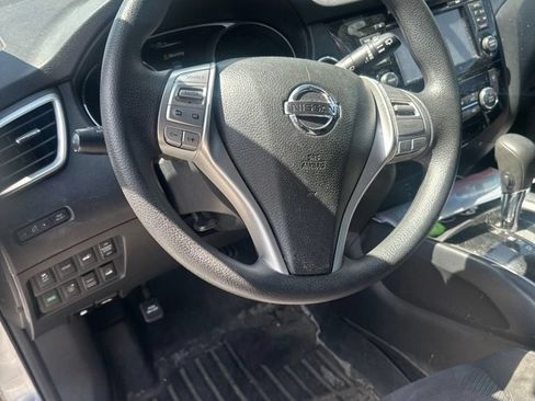 Used 2016 Nissan Rogue SV w/ SV Premium Package AWD/4WD image 3