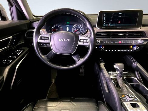 Used 2022 Kia Telluride SX w/ SX Prestige Package image 8