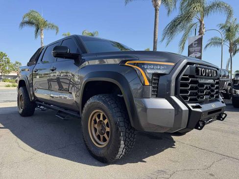 Used 2024 Toyota Tundra Limited AWD/4WD image 9