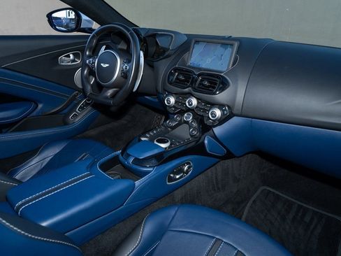Used 2023 Aston Martin V8 Vantage Roadster RWD image 18