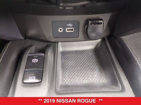 Certified 2019 Nissan Rogue SL w/ Premium Package image 29