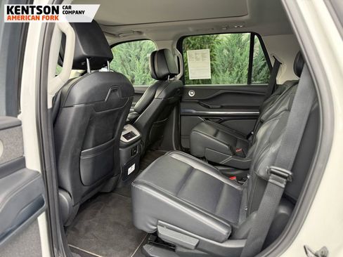 Used 2025 Lincoln Navigator Reserve AWD/4WD image 10
