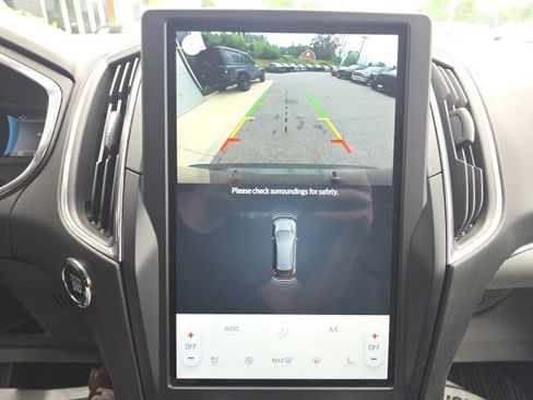 Used 2021 Ford Edge Titanium w/ Class II Trailer Tow Package AWD/4WD image 19