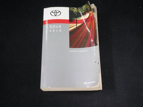 Used 2018 Toyota RAV4 XLE FWD image 24