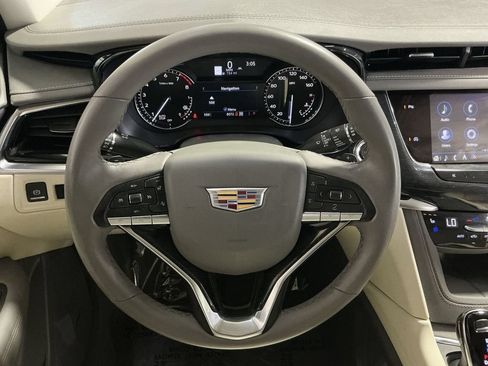 Used 2025 Cadillac XT6 Premium Luxury w/ LPO, Floor Liner Package AWD/4WD image 17