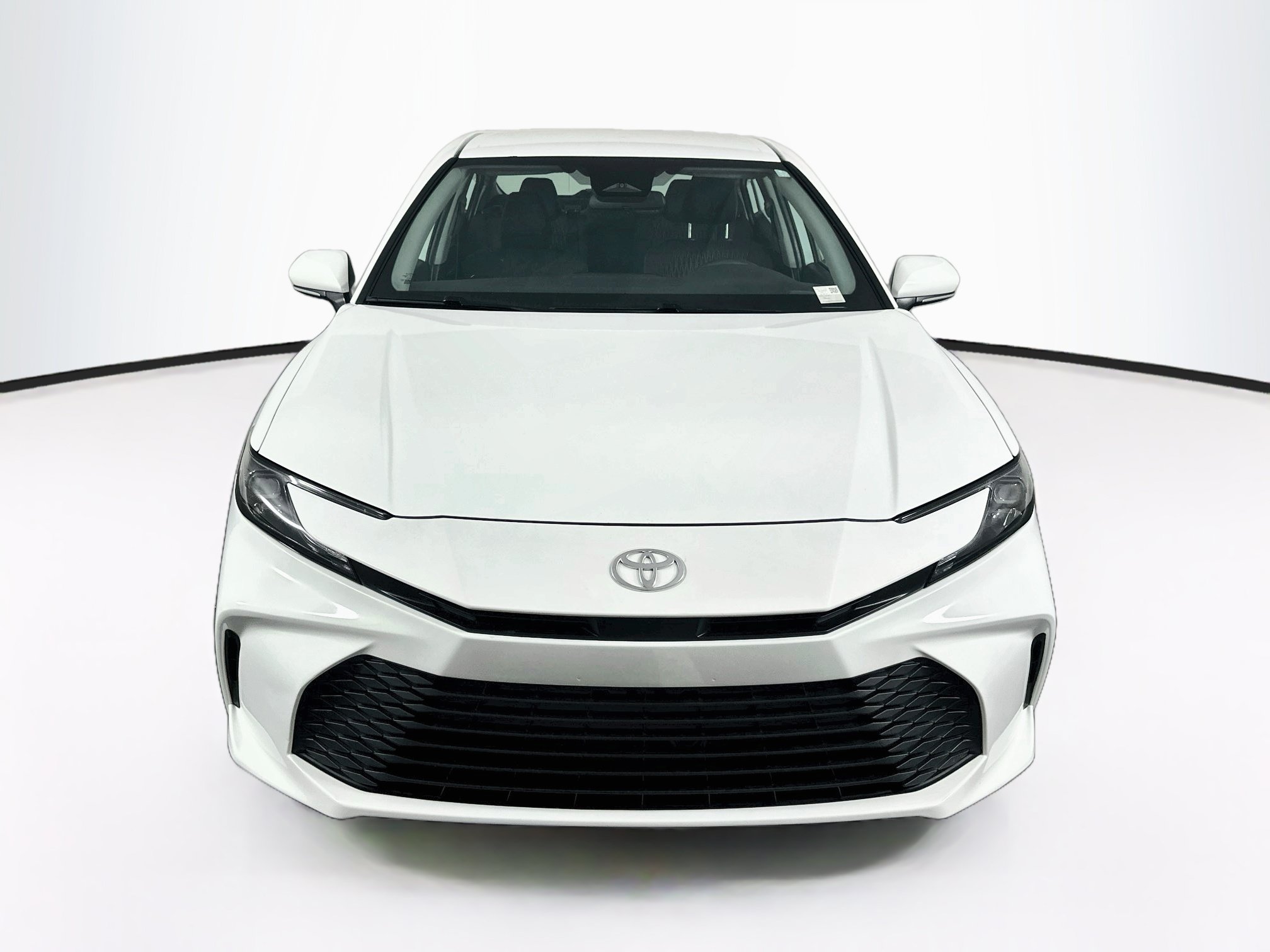 Used 2025 Toyota Camry LE FWD image 2