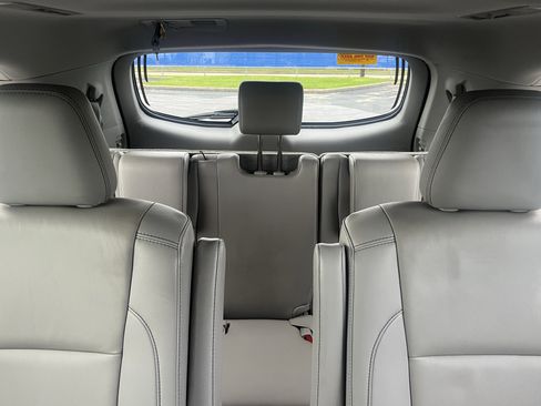 Used 2019 Toyota Highlander XLE FWD image 34