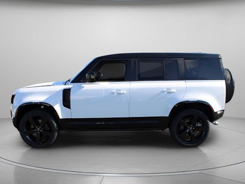 New 2025 Land Rover Defender 110 X-Dynamic SE image 2