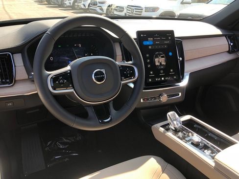 New 2026 Volvo XC90 B6 Plus w/ Protection Package Premier image 16