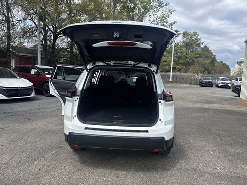 New 2026 Nissan Rogue SV FWD image 12