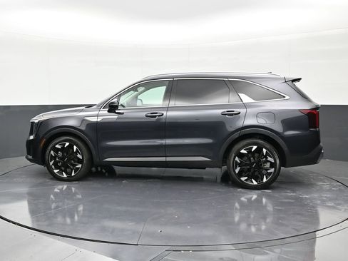 Used 2025 Kia Sorento SX image 2