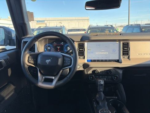 New 2025 Ford Bronco Outer Banks w/ Sasquatch Package image 14