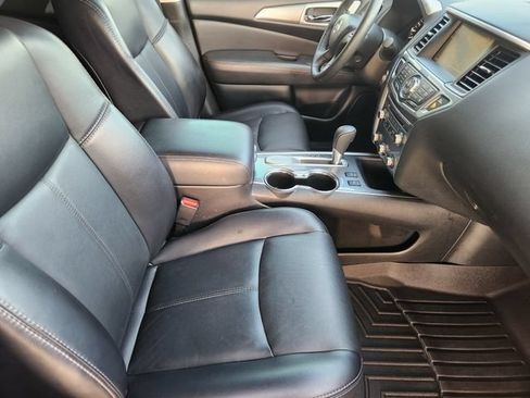 Used 2019 Nissan Pathfinder SL FWD image 15