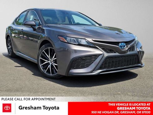 Used 2023 Toyota Camry SE FWD image 1