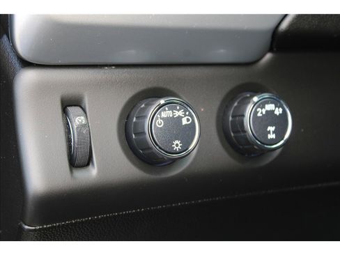 Used 2018 Chevrolet Tahoe LT image 17