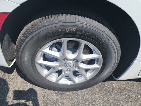 New 2026 Chrysler Pacifica Select image 30