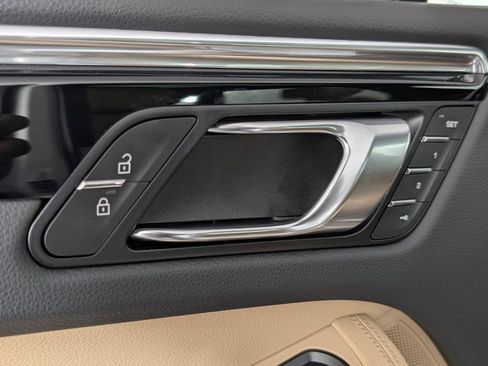 New 2026 Porsche Macan image 27