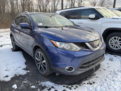 Used 2018 Nissan Rogue Sport SL w/ SL Premium Package image 1