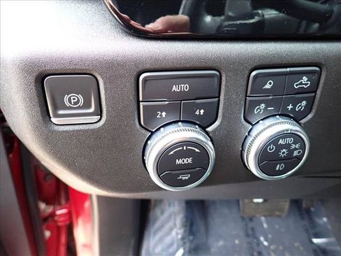 Used 2023 GMC Sierra 1500 SLT w/ SLT Convenience Package AWD/4WD image 18