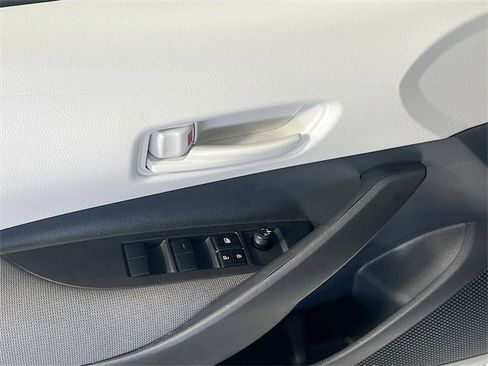 Used 2025 Toyota Corolla LE image 11