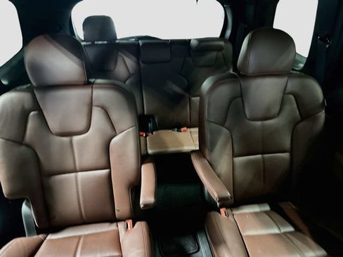 Used 2024 Kia Telluride EX w/ EX Captain's Chair Package AWD/4WD image 25