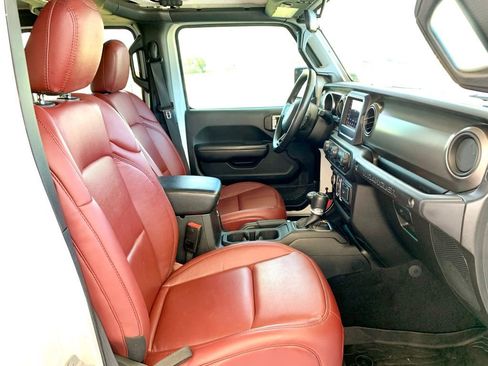 Used 2019 Jeep Wrangler Unlimited Sport S image 26