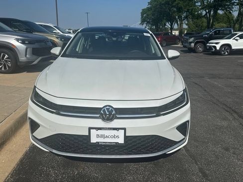 Used 2026 Volkswagen Jetta SEL FWD image 9