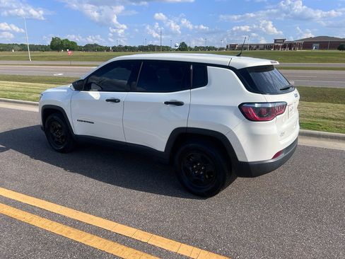 Used 2018 Jeep Compass Sport image 11