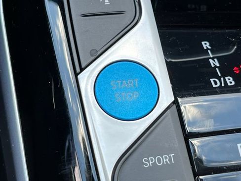 Used 2024 BMW i4 eDrive40 image 23