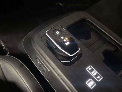 Used 2024 Nissan Ariya AWD image 29