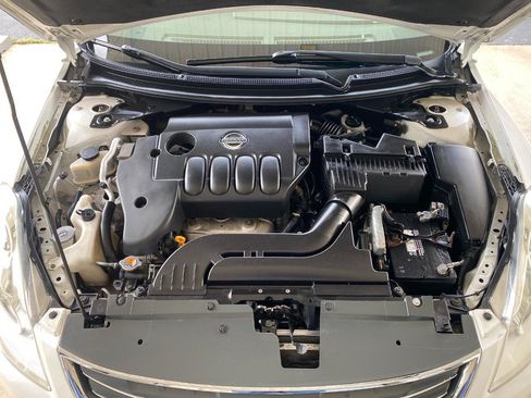 Used 2010 Nissan Altima 2.5 S w/ Convenience Plus Pkg FWD image 8