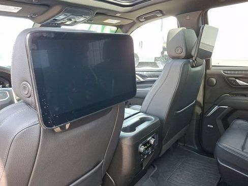 Used 2024 GMC Yukon Denali AWD/4WD image 10