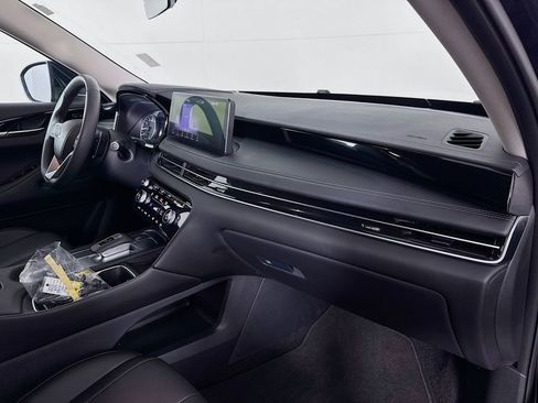 Certified 2025 INFINITI QX60 Pure image 30