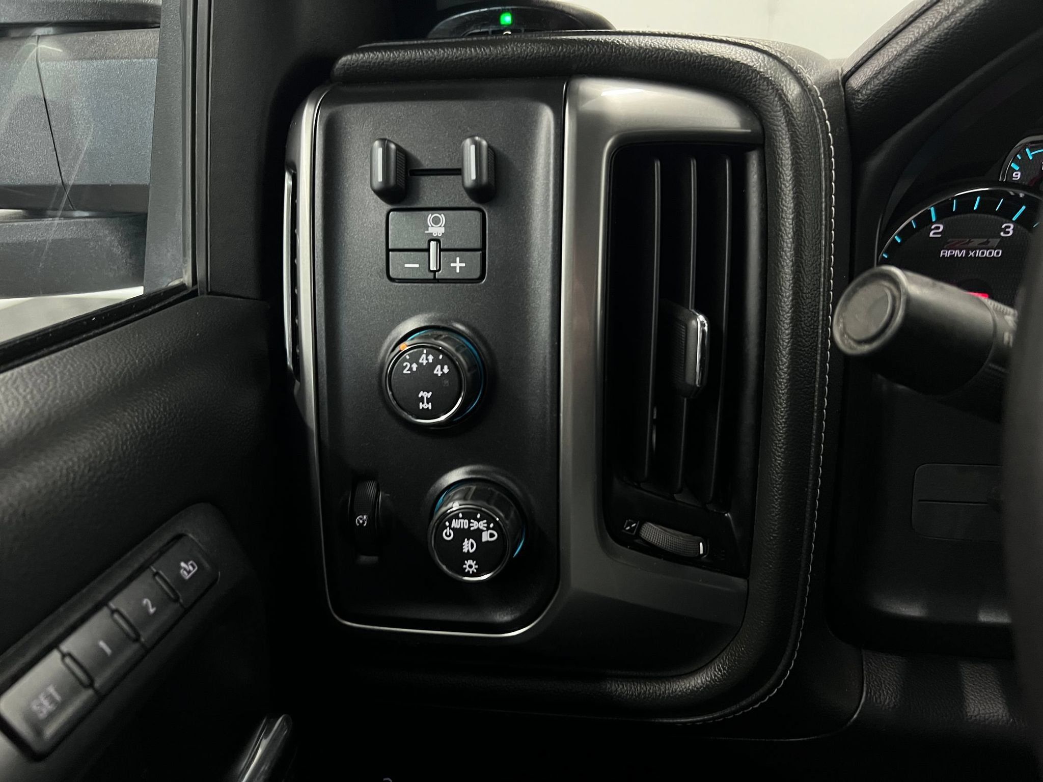 Used 2015 Chevrolet Silverado 3500 LTZ w/ Duramax Plus Package AWD/4WD image 27