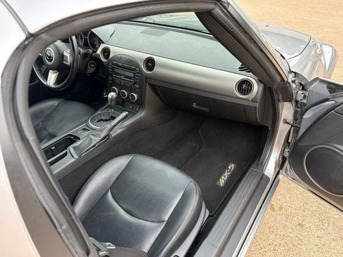 Used 2011 MAZDA MX-5 Miata Grand Touring w/ Premium Pkg RWD image 31